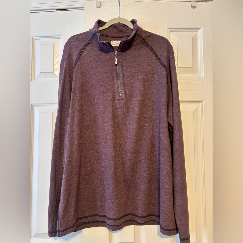 Tommy Bahama men’s 1/4 zip. Excellent/like new condition. Size XXL